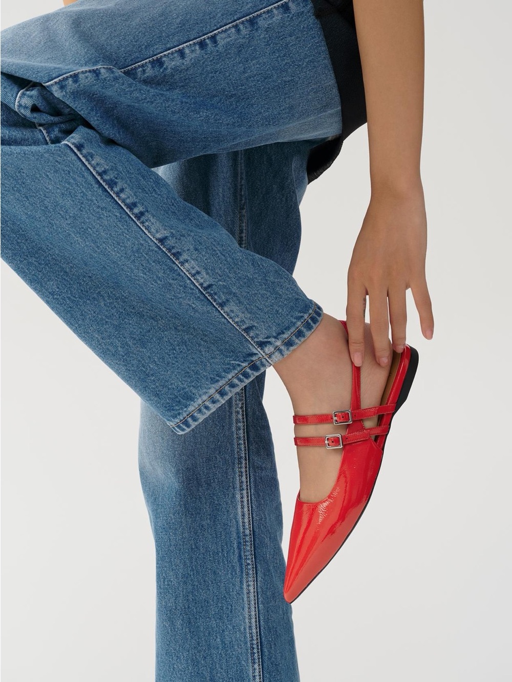 Vagabond Red Pointed  Flats
